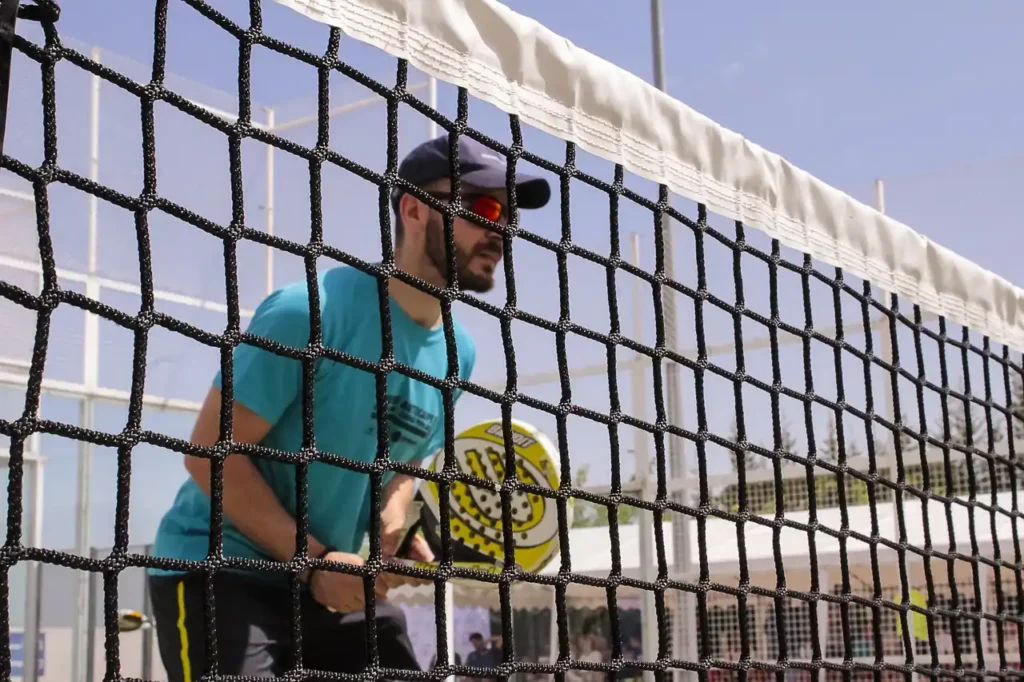 Jugando al padel