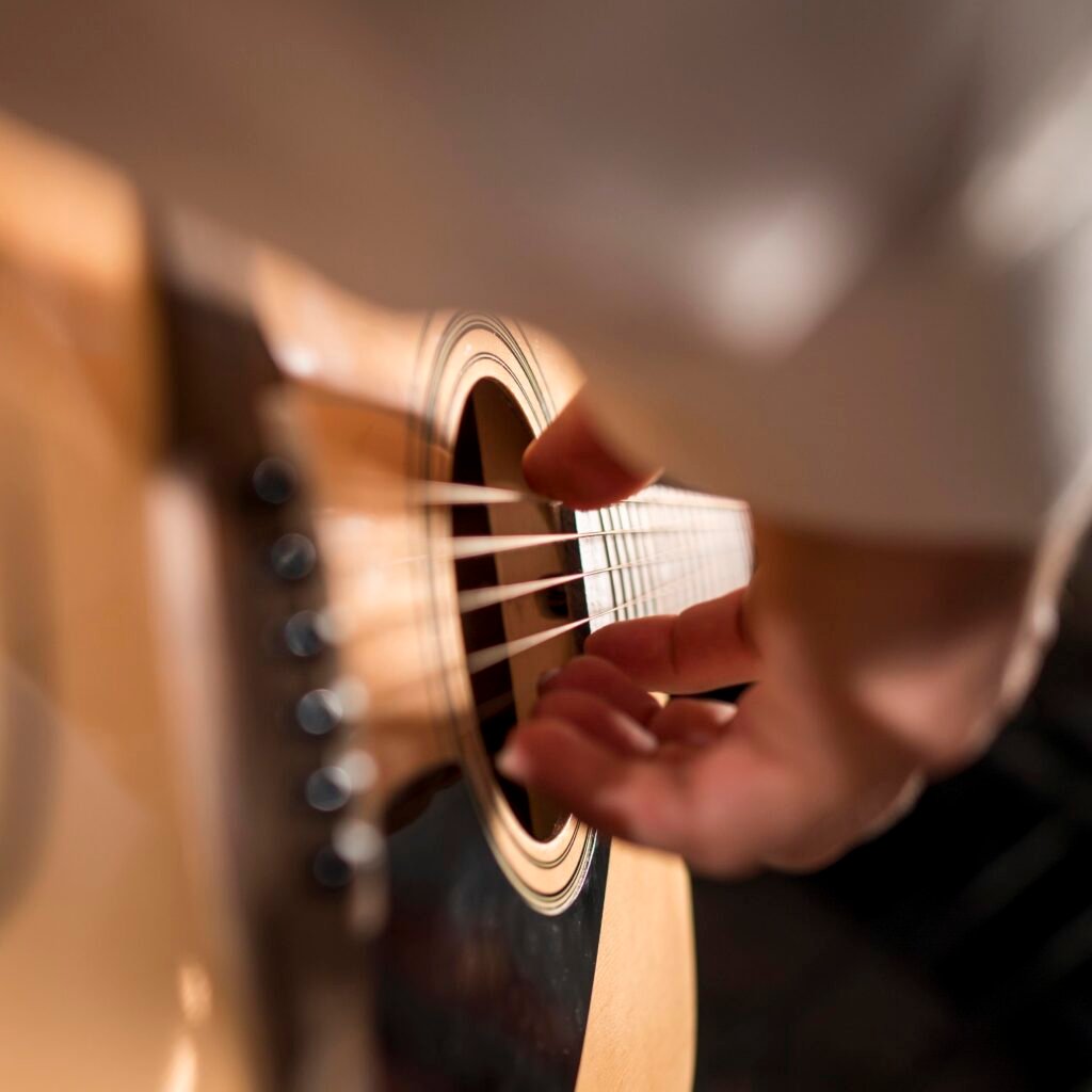 Guitarras, Bajos, Baterías y Más.